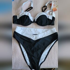 Cupshe Classic Two-Tone Black & White Underwire Bikini Set Size MEDIUM